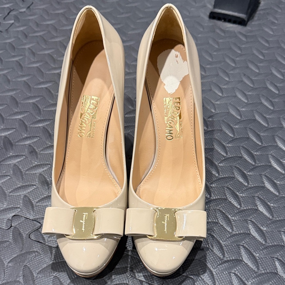 Salvatore Ferragamo Beige Patent Bow Heels